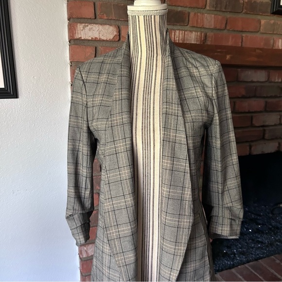 Aritzia Babaton Power Open Front Blazer Glen Plaid in Gray Sz 4 - Picture 3 of 11
